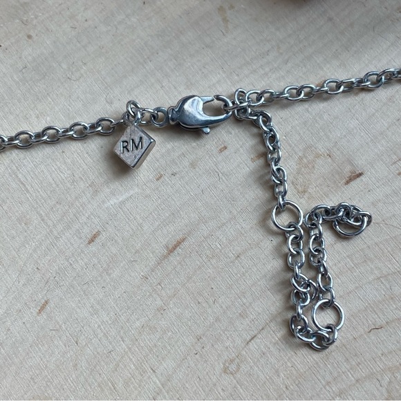 VTG- Roman- Y Lariat with Sparkling Stars on silver colored dainty chain - Picture 6 of 10